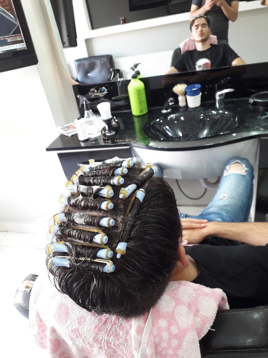 Moda Saç Erkek Kuaförü