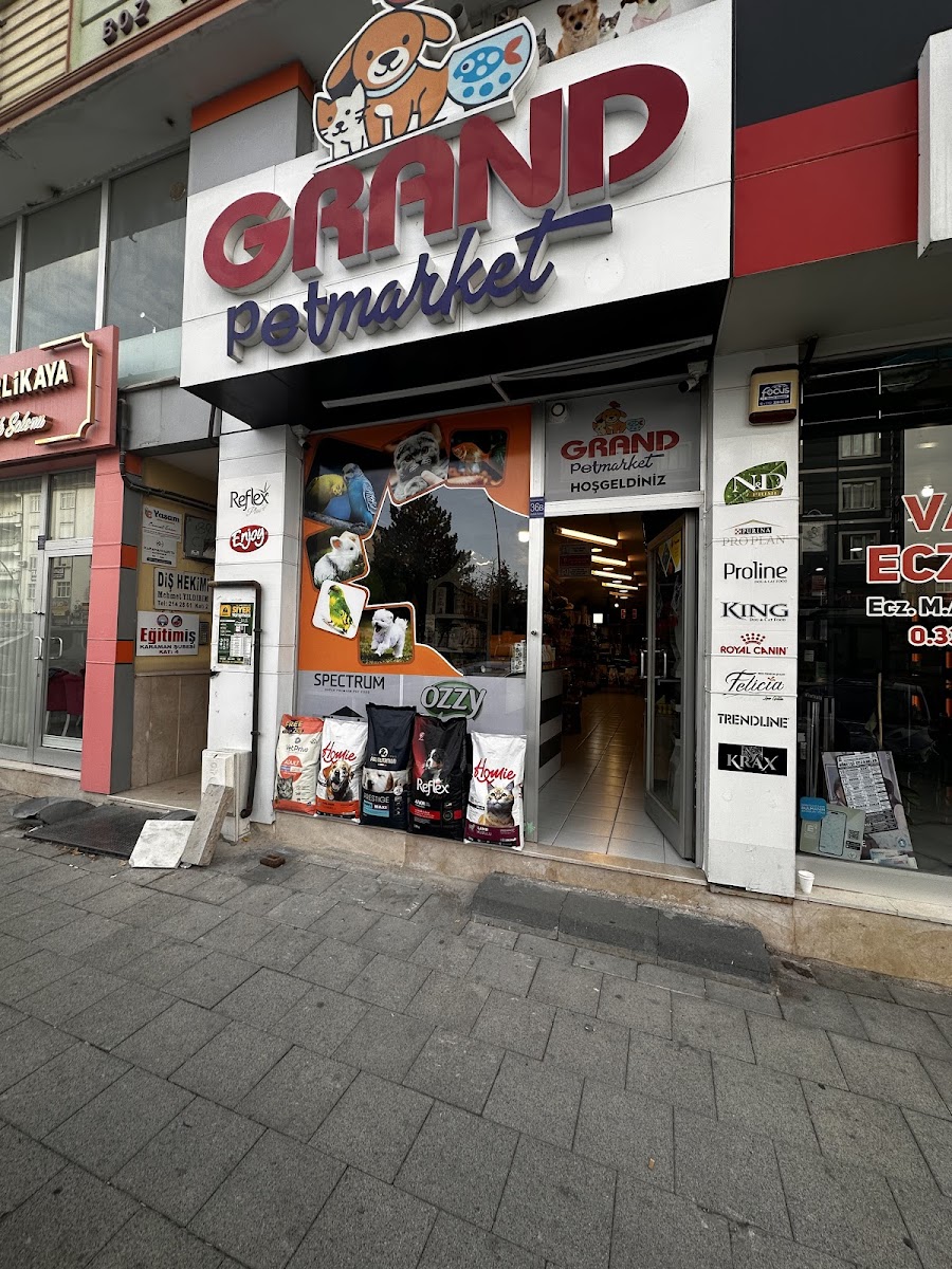 Grand Pet Market