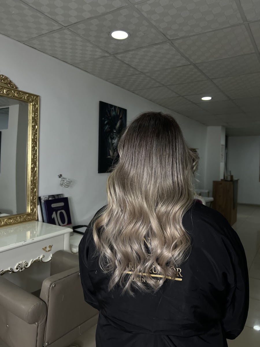 Narin bayan kuaförü