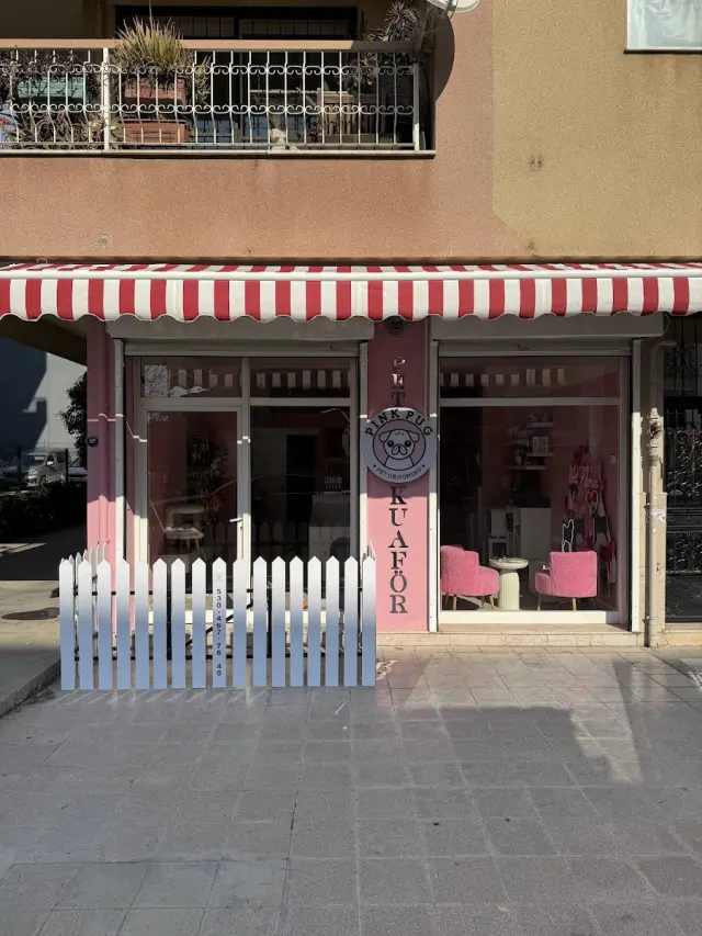 Pink Pug Pet kuaför&Pet shop işletme fotoğrafı